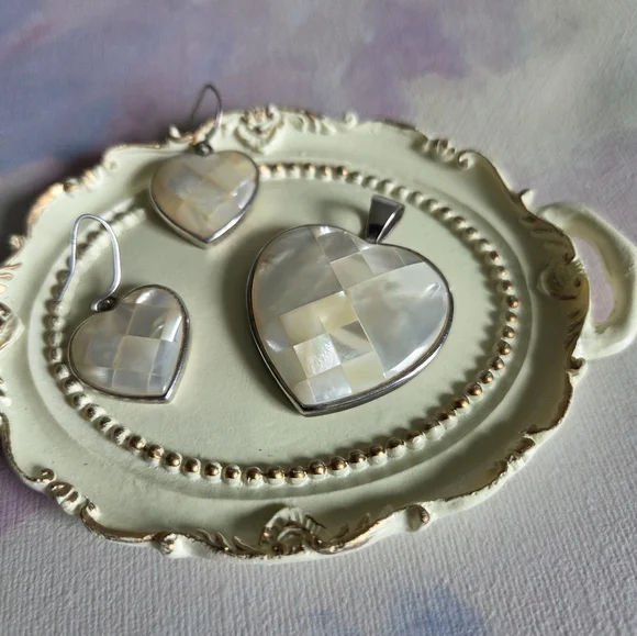 Mother of Pearl Heart Drop Earrings & Pendant in 925 Sterling Silver LUC - Picture 2 of 16